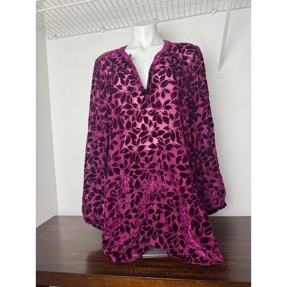 Torrid Floral Blouse, Magenta with Velvet Floral Pattern Size 3X NWT - Picture 12 of 13